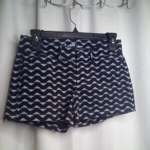 Old Navy Pixie Shorts 0 Women Pockets Pattern Black White